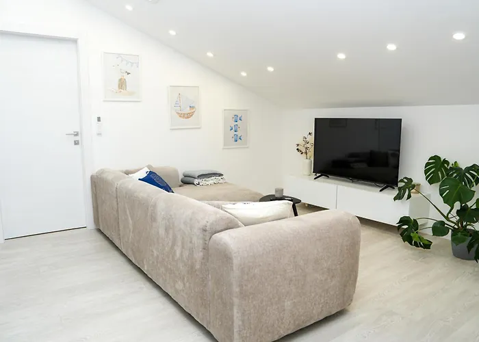 Sea Breeze - Center - Rooftop Terrace Apartment Mali Losinj