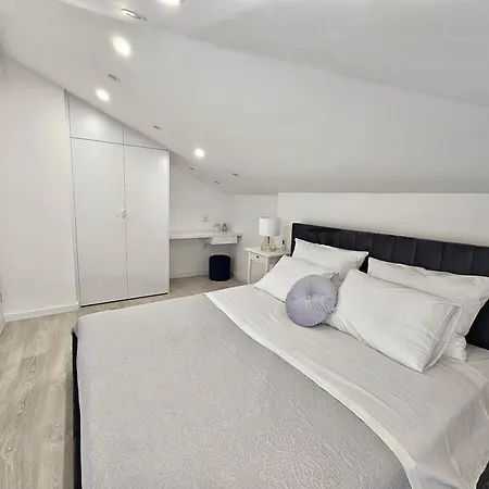 Sea Breeze - Center - Rooftop Terrace * Mali Losinj