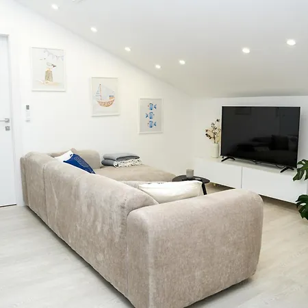 Sea Breeze - Center - Rooftop Terrace Daire Mali Lošinj